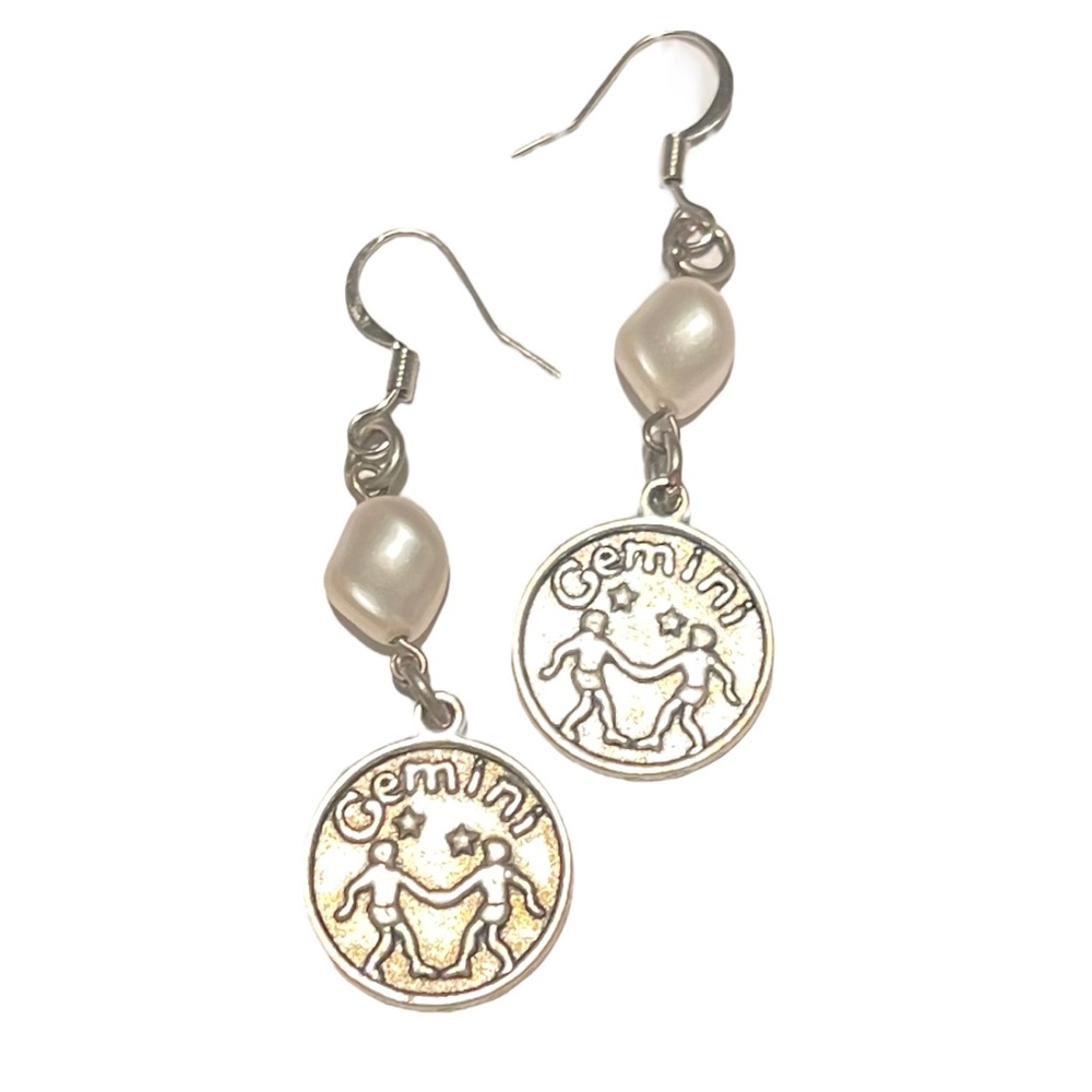 👍 HANDMADE ♊️Gemini Double Sided Charm Dangle earring set with twisted pearls